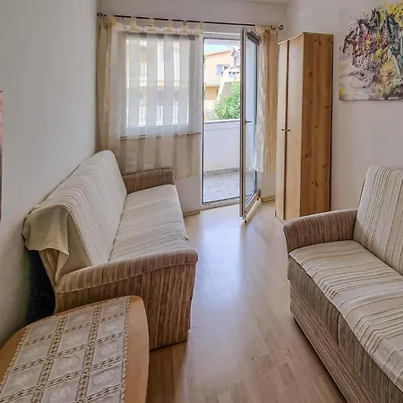 Beach Front Apartment In Vir With Wifi