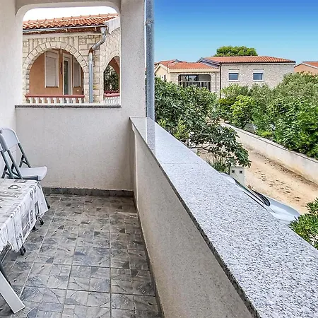 Beach Front Apartment In Vir With Wifi *