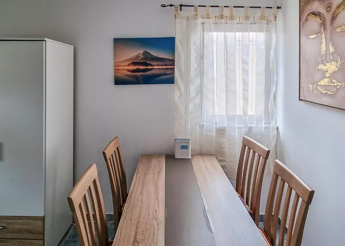 Apartment Stunning In With Kitchen Vir