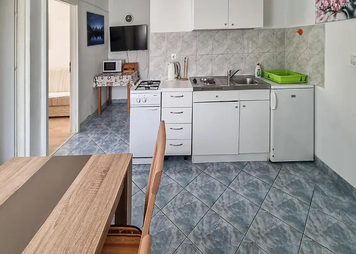 Stunning In With Kitchen * Vir