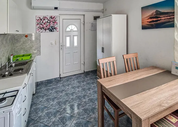 Stunning In With Kitchen Apartment