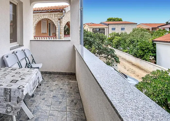 Stunning In With Kitchen *